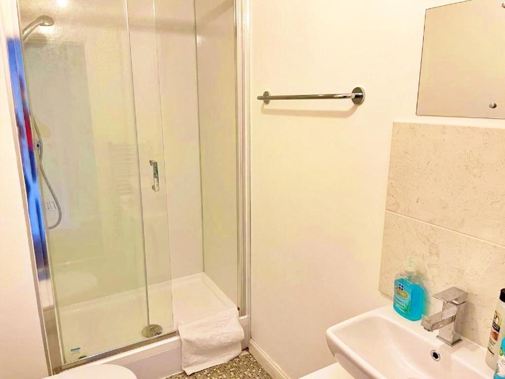 Newbuild - 3 Bedrooms, 2 Baths,5 Mins From Airport Edimburgo Exterior foto